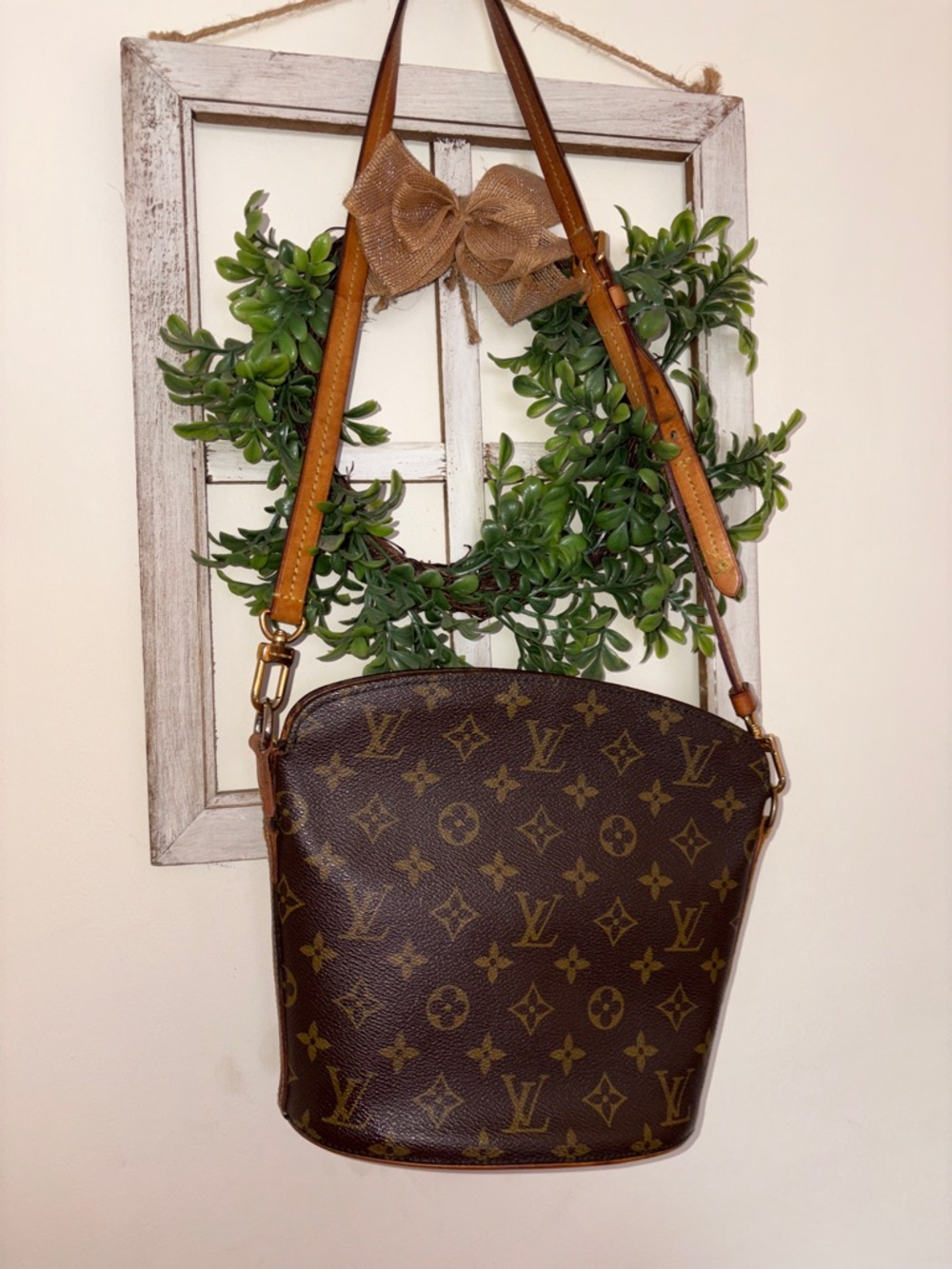 Authentic Louis Vuitton Brown Monogram Bucket Shoulder Bag with Tan Strap